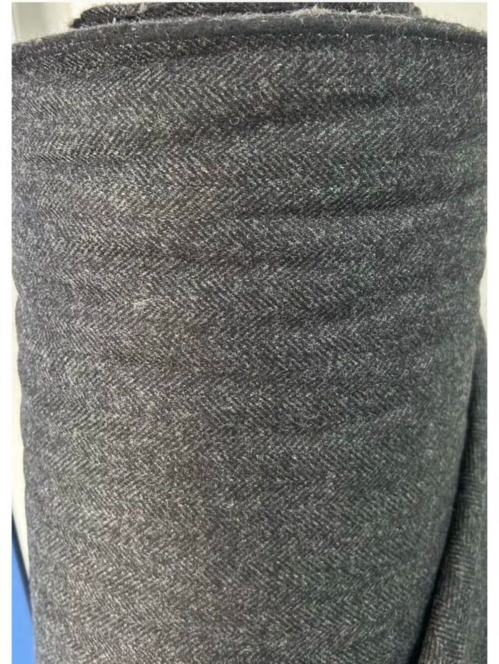 WOOL Tweed - 🇬🇧1 meter (multiple available) Grey Herringbone 100% wool. 300g
